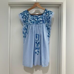 Mi Golondrina Flores blouse- Hand embroidered in Mexico. Size Medium